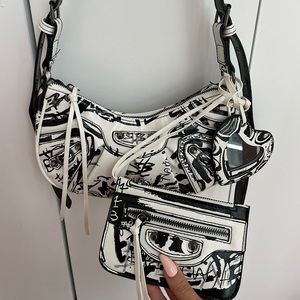 LE CAGOLE XS SHOULDER BAG GRAFFITI inspired bag. See description